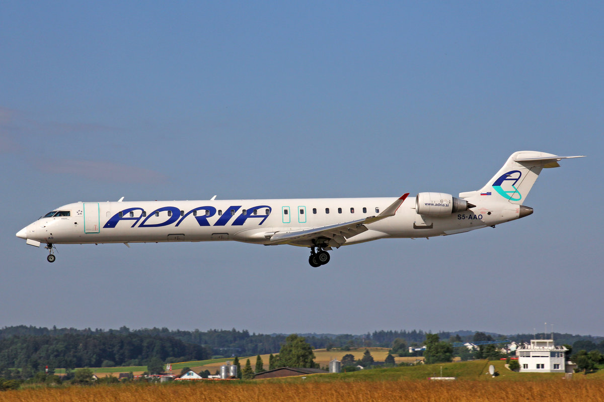 Adria Airways, S5-AAO, Bombardier CRJ 900LR, 09.Juli 2016, ZRH Zürich, Switzerland.