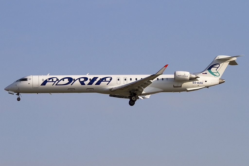 Adria Airways, S5-AAU, Bombardier, CRJ-900, 02.05.2015, FRA, Frankfurt, Germany 



