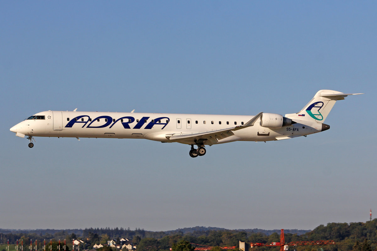 Adria Airways, S5-AFA, Bombardier CRJ-900LR, msn: 15057, 29.September 2018, ZRH Zürich, Switzerland.