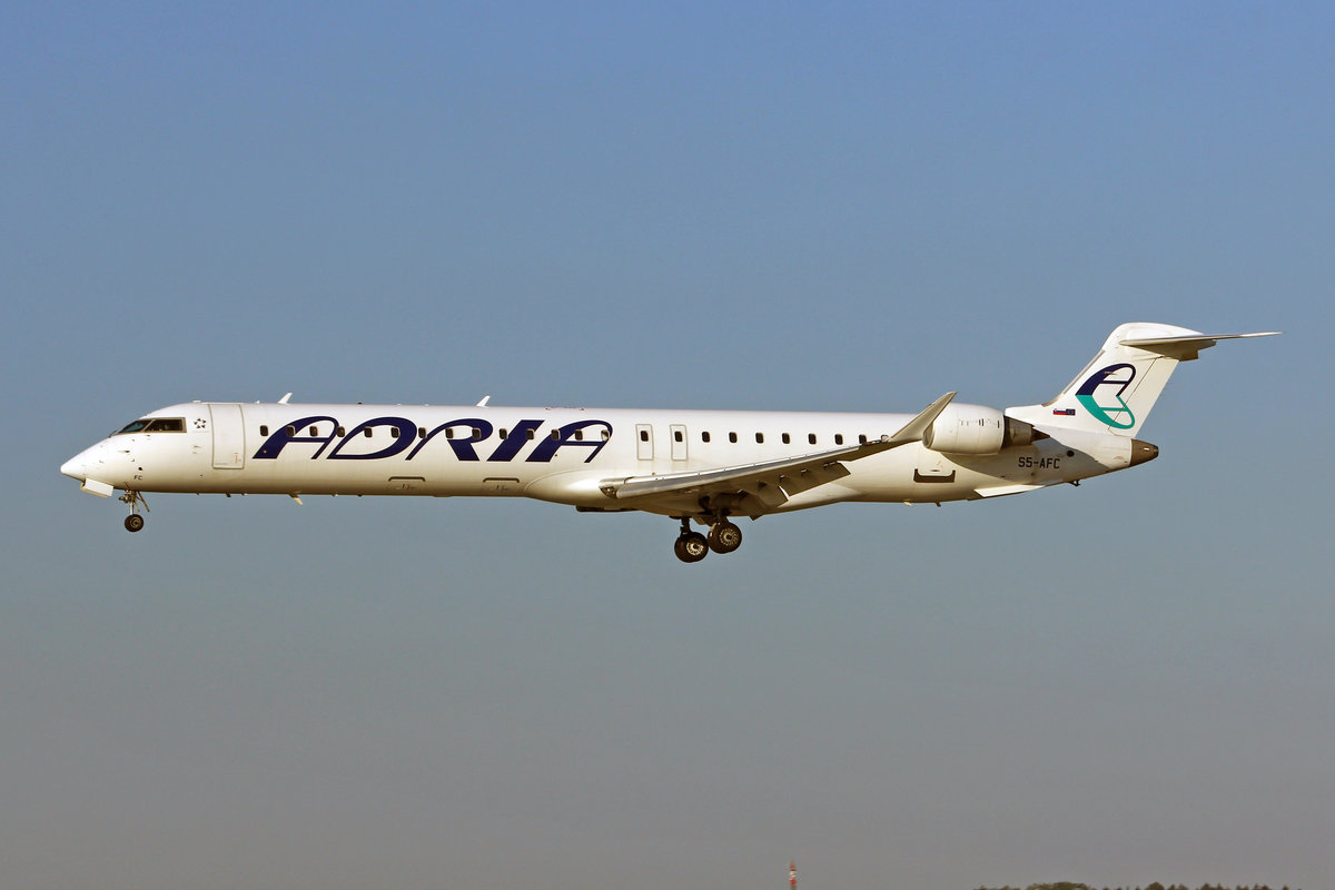 Adria Airways, S5-AFC, Bombardier CRJ-900LR, msn: 15090, 10.September 2018, ZRH Zürich, Switzerland.