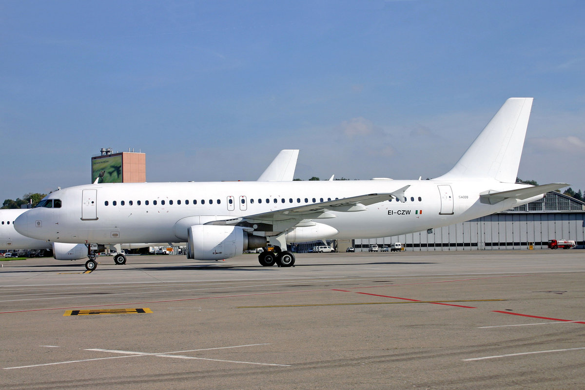 (Aer Lingus), EI-CZW, Airbus A320-214, msn: 559, 23.Oktober 2004, ZRH Zürich, Switzerland. Zurück nach Lease an Aer Lingus.