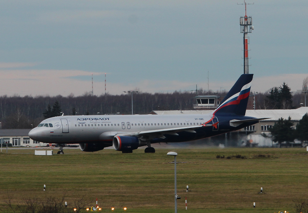 Aeroflot A 320-214 VP-BME, SXF, 28.12.2013