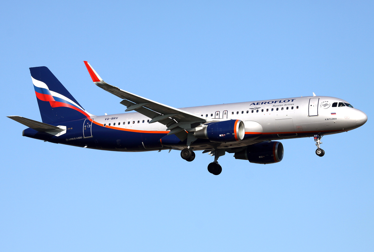 Aeroflot A-320 VP-BRV im Anflug auf 23 in IST / LTBA / Istanbul am 22.03.2014