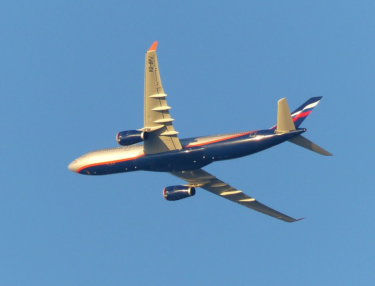 Aeroflot, VQ-BPJ, Airbus A330-343, gestartet in Dubaai (DXB) am 6.12.2015