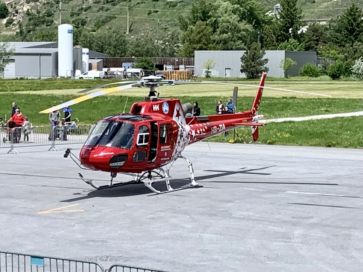 Aie Zermatt, Airbus H125, HB-ZIA, 13.5.23, Heliport Raron.
