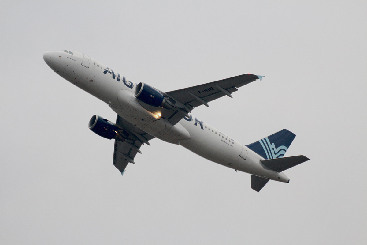 Aigle Azur, Airbus A 320-214, F-HBIB, TXL, 16.12.2018