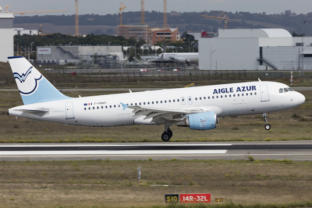 Aigle Azur, F-HBAO, Airbus, A320-214, 29.09.2015, TLS, Toulouse, France 




