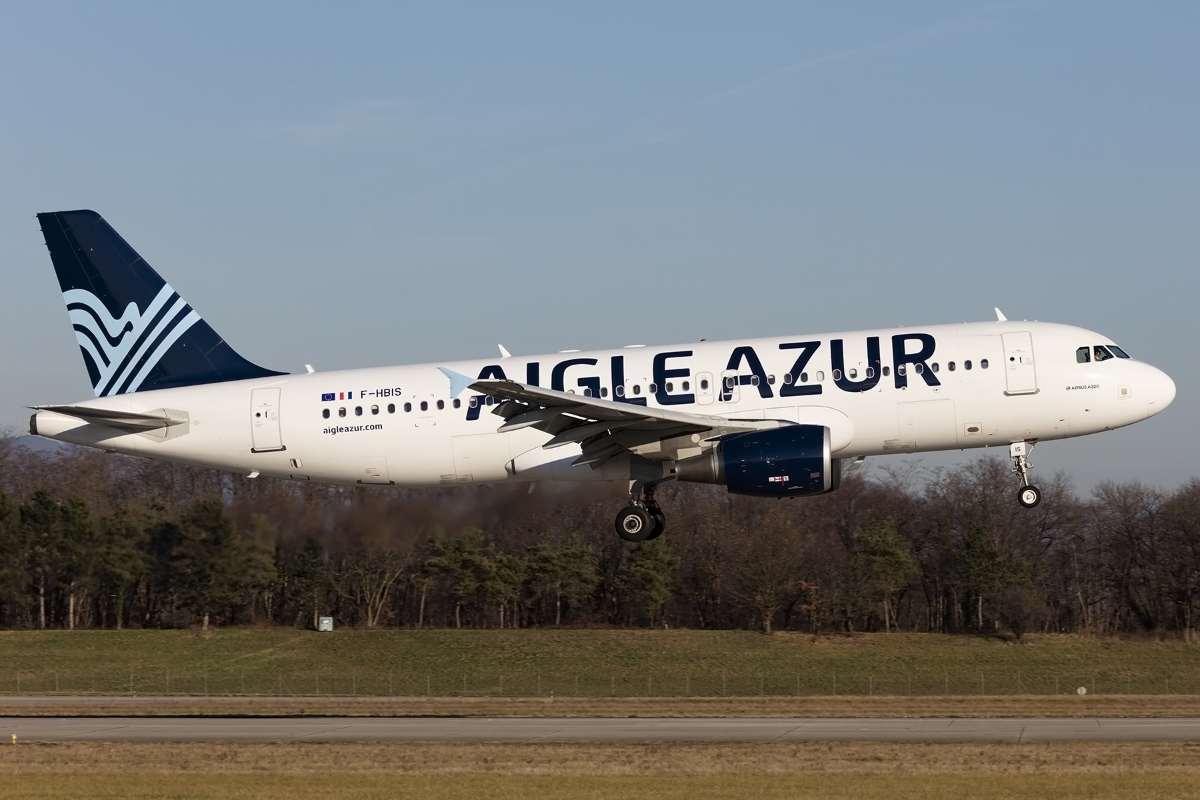 Aigle Azur, F-HBIS, Airbus, A320-214, 26.12.2015, BSL, Basel, Switzerland 




