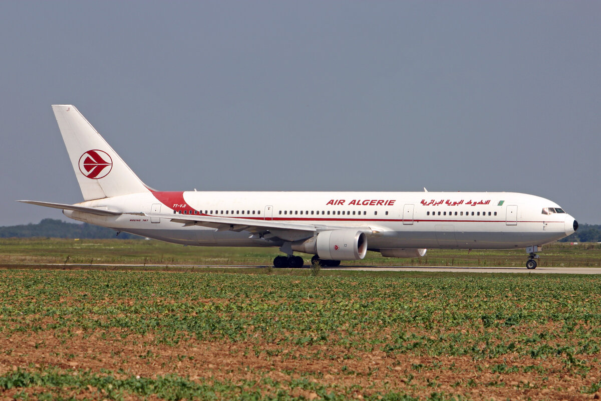 Air Algerie, 7T-VJI, Boeing B767-3D6, msn: 24768/332, 31.August 2007, LYS Lyon-Saint-Exupéry, France.