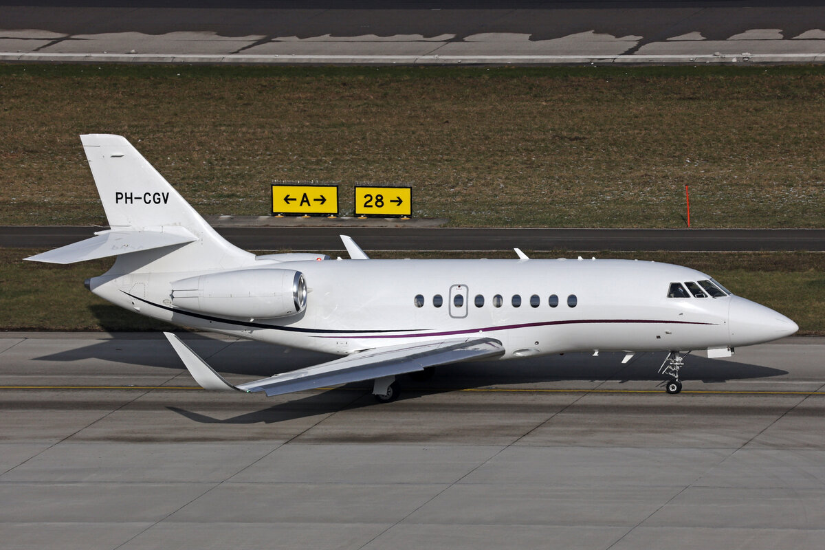 Air Alsie, PH-CGV, Dassault Fancon 2000LXS, msn: 365, 16.Januar 2024, ZRH Zürich, Switzerland.