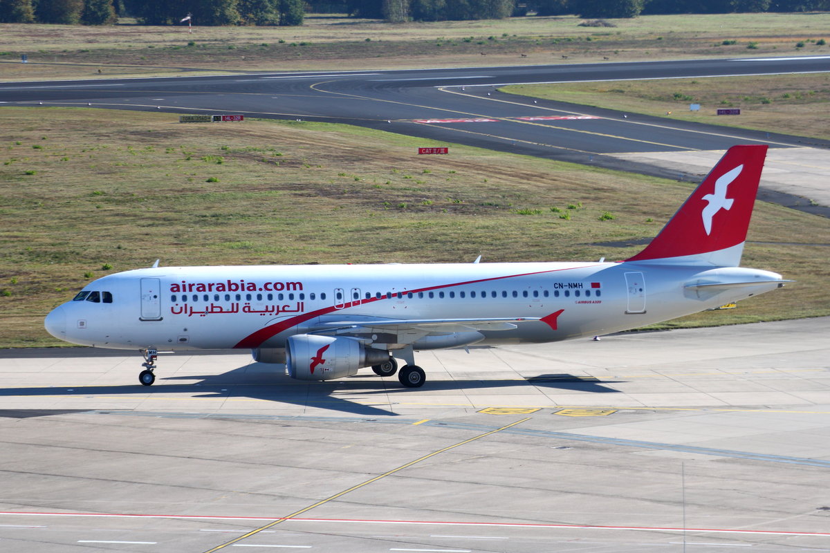 Air Arabia Maroc, Airbus A320-214, CN-NMH, Köln-Bonn (CGN), rollt zum Gate nach Flug von Nador (NDR) nach CGN. 16.10.2016