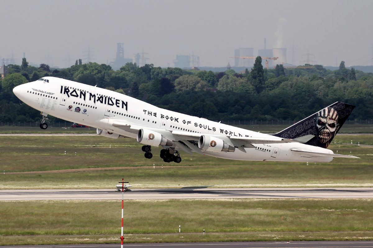 Air Atlanta Icelandic  Ed Force One  Iron Maiden TF-AAK beim Start in Düsseldorf 28.5.2016