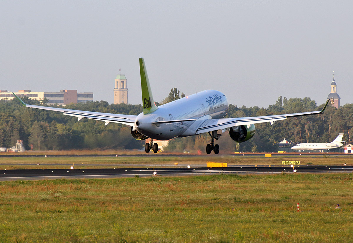 Air Baltic, Airbus A 220-300, YL-CSG, TXL, 19.09.2019