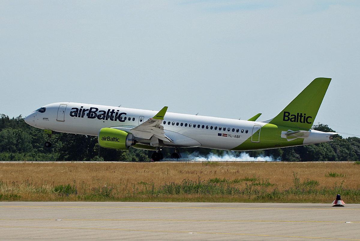 Air Baltic, Airbus A 220-300, YL-ABF, BER, 24.06.2022