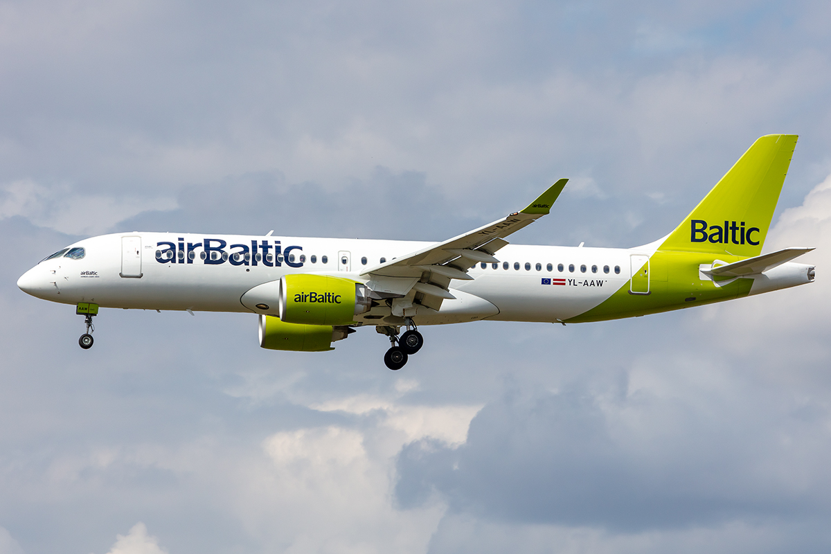 Air Baltic, YL-AAW, Airbus, A220-300, 16.08.2021, BER, Berlin, Germany