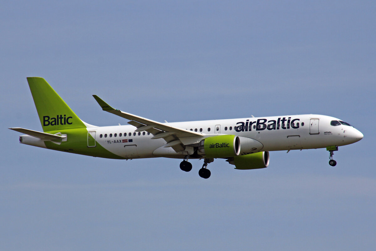 Air Baltic, YL-AAX, Airbus A220-371, msn: 55094, 10.April 2023, ZRH Zürich, Switzerland.