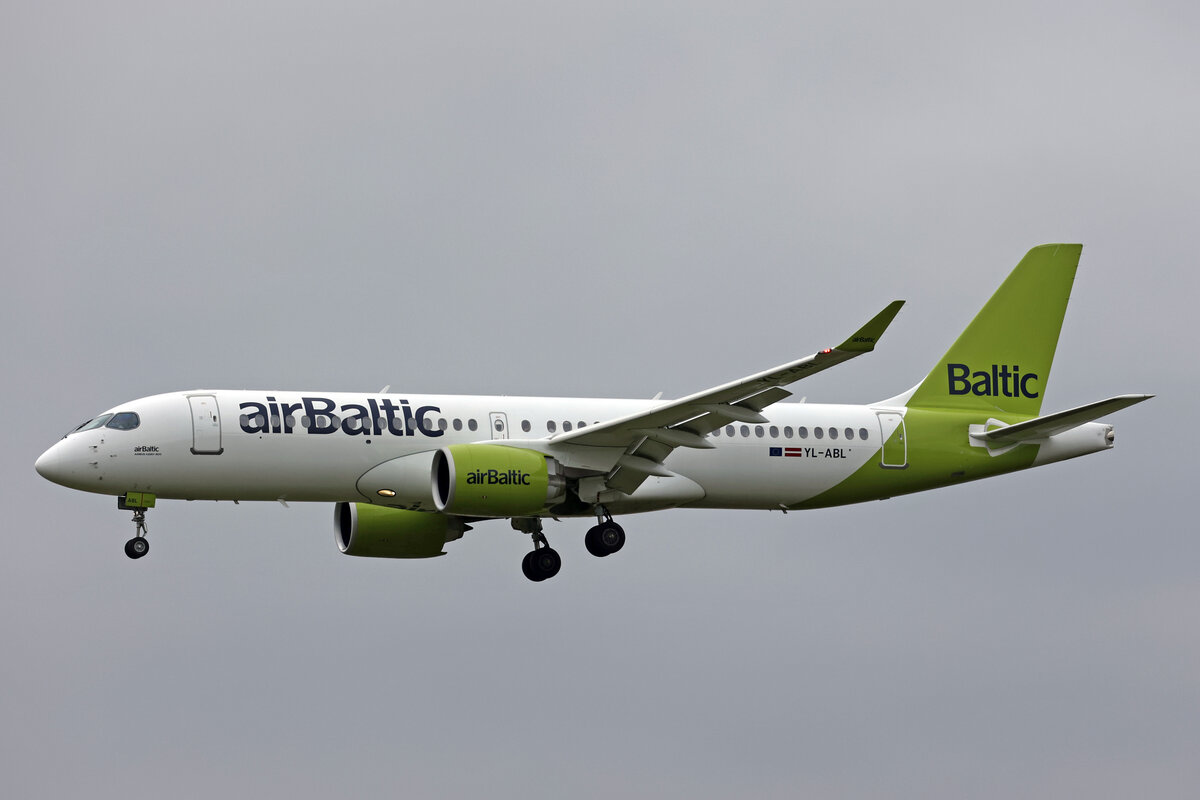 Air Baltic, YL-ABL, Airbus A220-371, msn: 55183, 19.April 2023, ZRH Zürich, Switzerland.