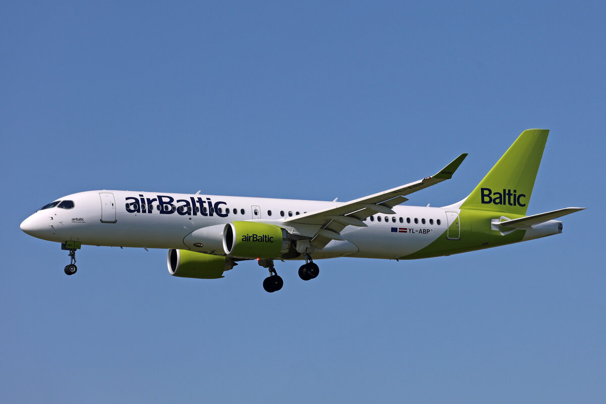 Air Baltic, YL-ABP, Airbus A220-371, msn: 55224, 11.August 2023, ZRH Zürich, Switzerland.