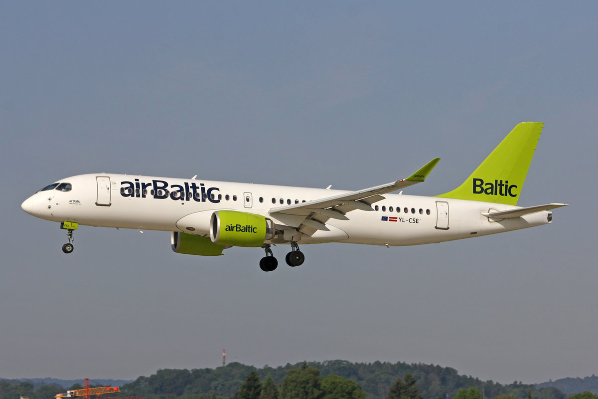 Air Baltic, YL-CSE, Bombardier CS-300, msn: 55007, 25.Juni 2019, ZRH Zürich, Switzerland.
