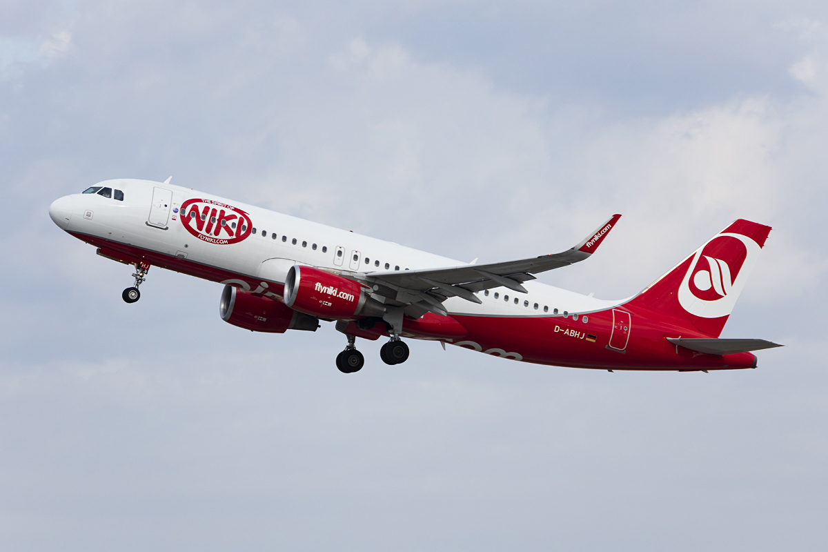 Air Berlin ( NIKI ), D-ABHJ, Airbus, A320-214, 17.03.2017, STR, Stuttgart, Germany 


