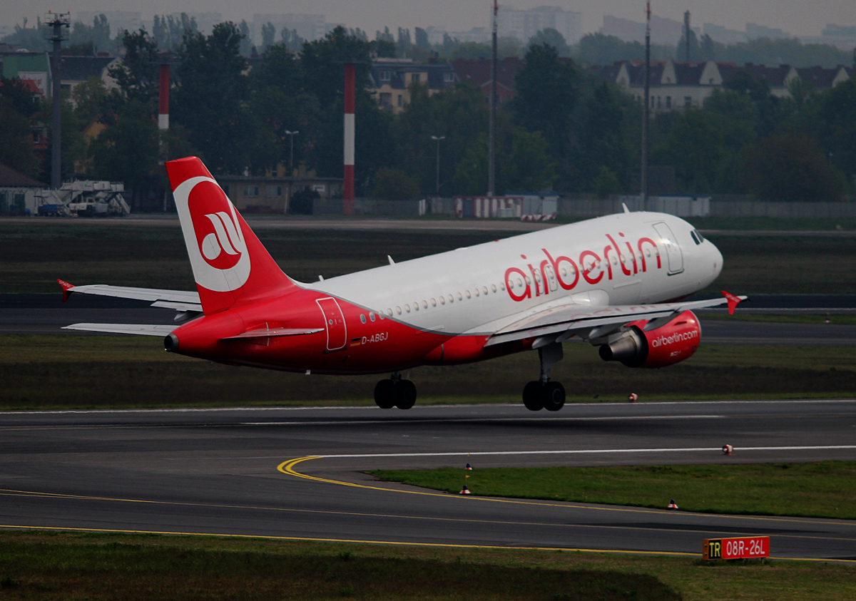 Air Berlin A 319-112 D-ABGJ beim Start in Berlin-Tegel am 27.04.2014