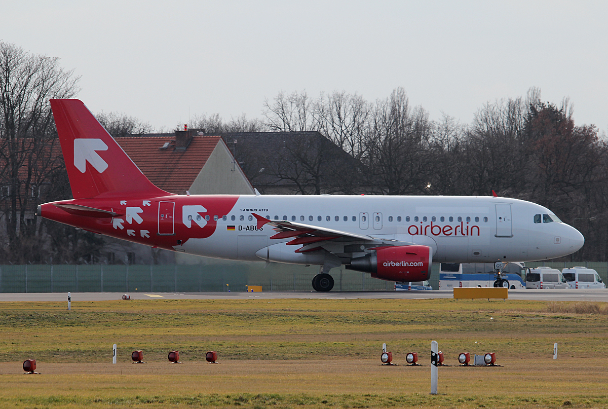 Air Berlin A 319-112 D-ABGS kurz vor dem Start in Berlin-Tegel am 13.02.2014