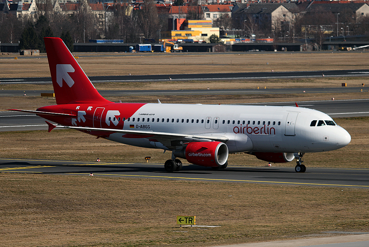 Air Berlin A 319-112 D-ABGS bei der Ankunft in Berlin-Tegel am 08.03.2014