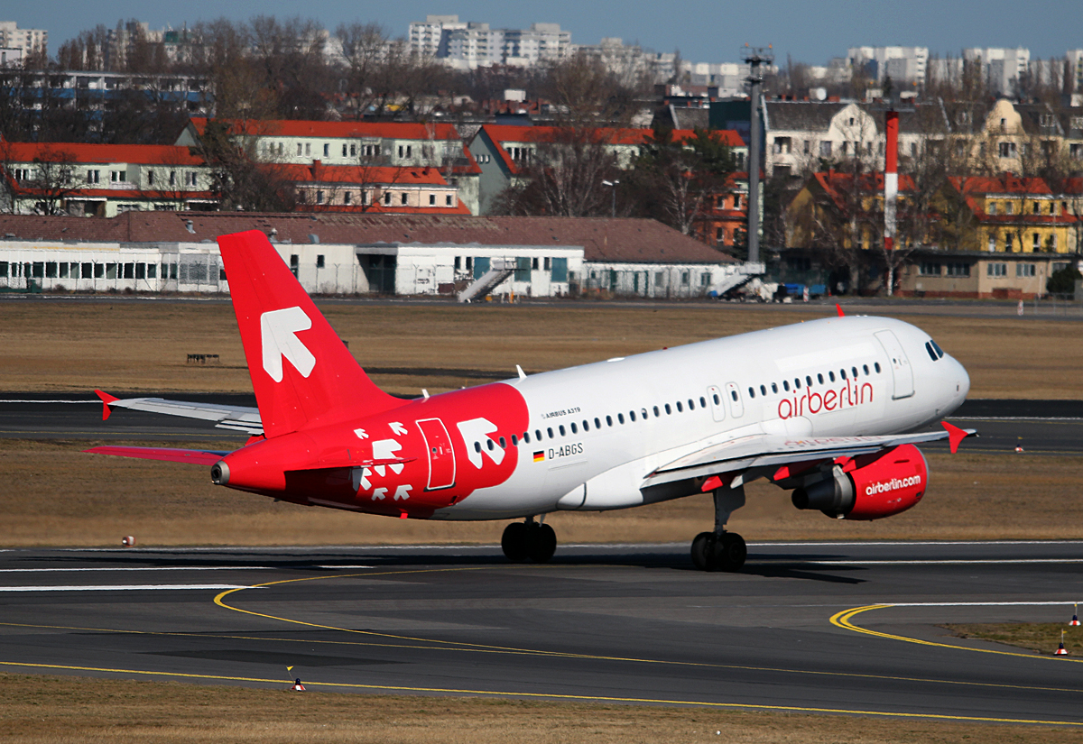 Air Berlin A 319-112 D-ABGS beim Start in Berlin-Tegel am 08.03.2014