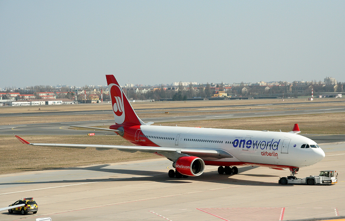 Air Berlin A 330-223 D-ABXA am 14.04.2013 auf dem Flughafen Berlin-Tegel
