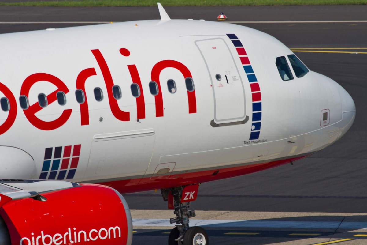 Air Berlin (AB-BER), D-ABZK, Airbus, A 320-216 (Bug/Nose ~ Test-Lamination Sticker), 22.08.2015, DUS-EDDL, Düsseldorf, Germany