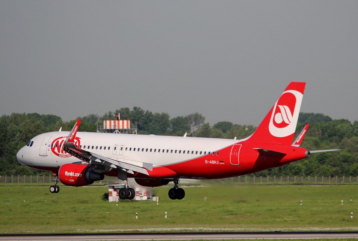Air Berlin, Airbus A 320-214, D-ABHJ, DUS, 17.05.2017