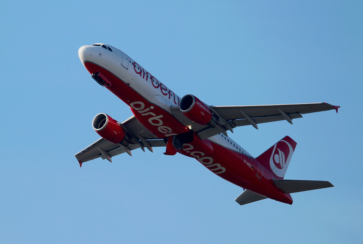 Air Berlin, Airbus A 320-216, D-ABZI, TXL, 26.03.2017