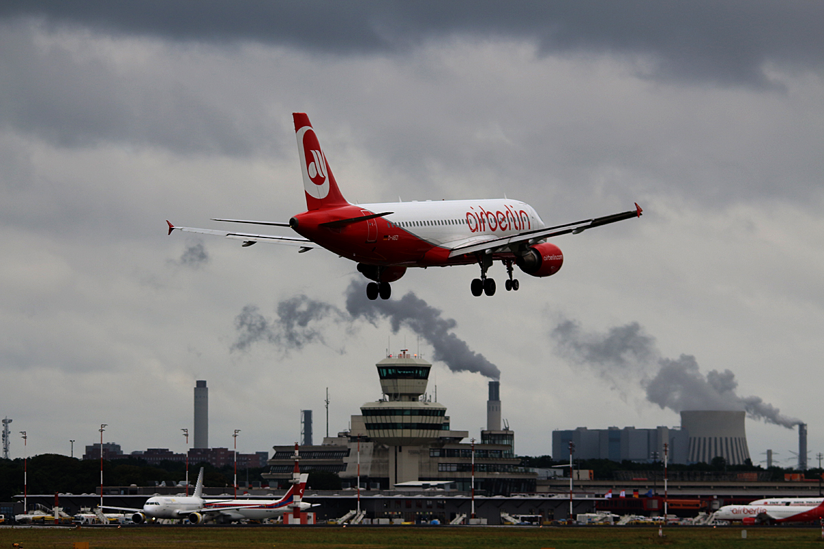 Air Berlin, Airbus A 320-216, D-ABZI, TXL, 15.07.2016