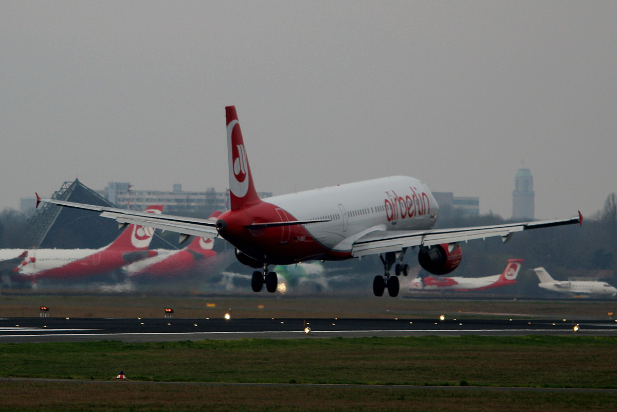 Air Berlin, Airbus A 321-211, D-ABCF, TXL, 02.04.2017