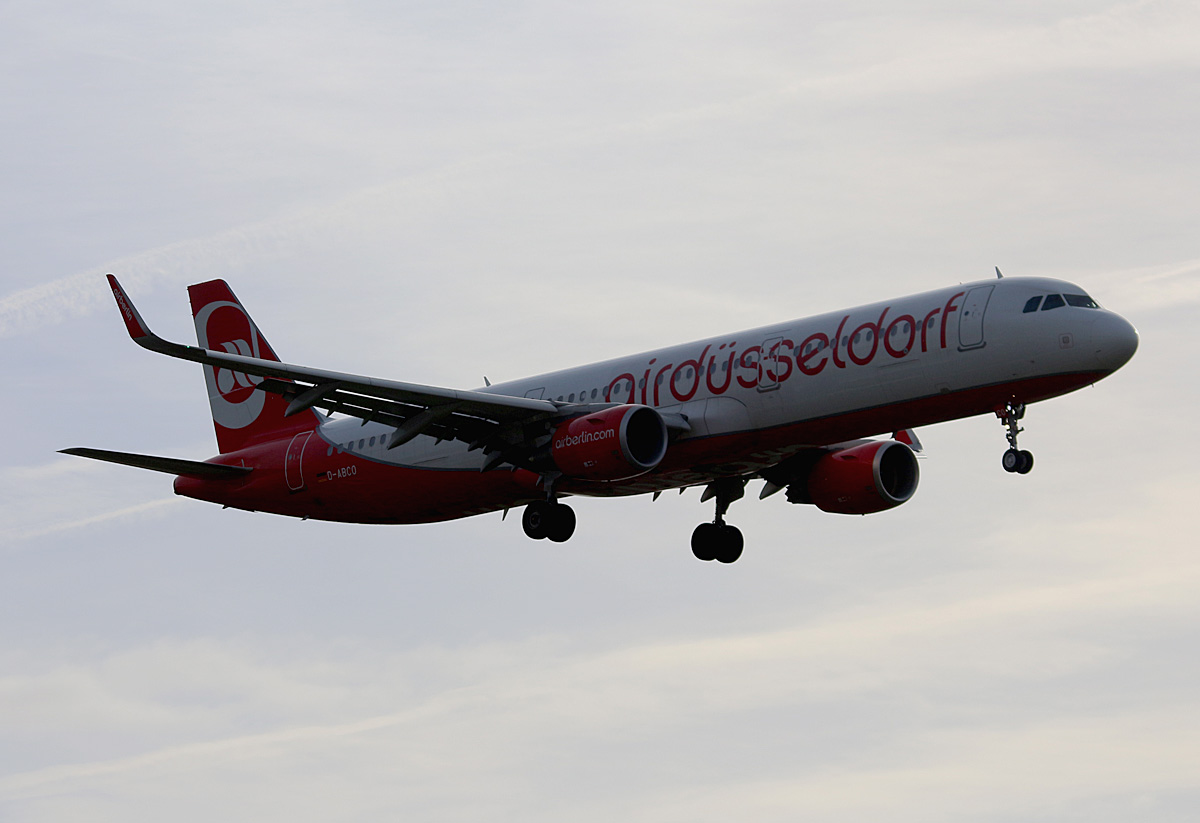 Air Berlin, Airbus A 321-211, D-ABCO, TXL, 29.10.2016