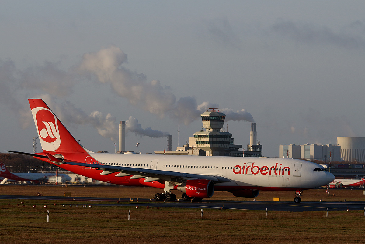 Air Berlin, Airbus A 330-223, D-ALPF, TXL, 27.11.2016