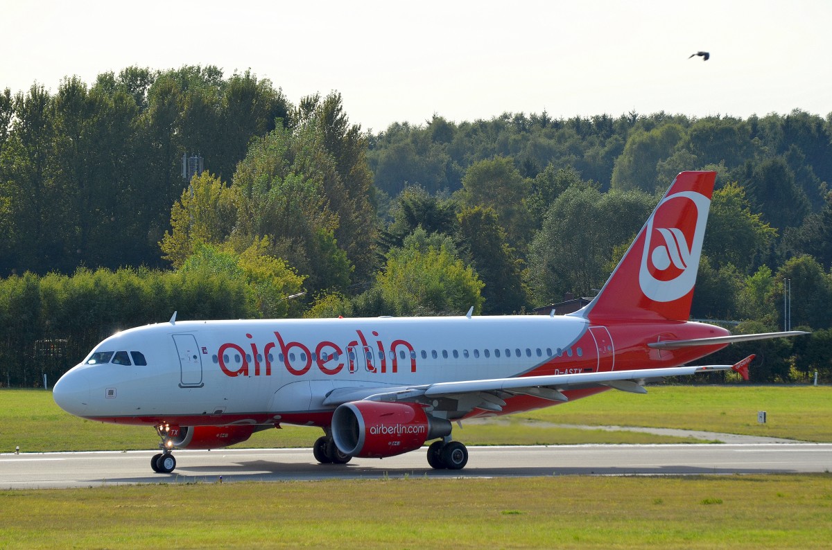 Air Berlin Airbus A319 D-ASTX aufgenommen am 28.08.14 in Hamburg Fuhlsbüttel.