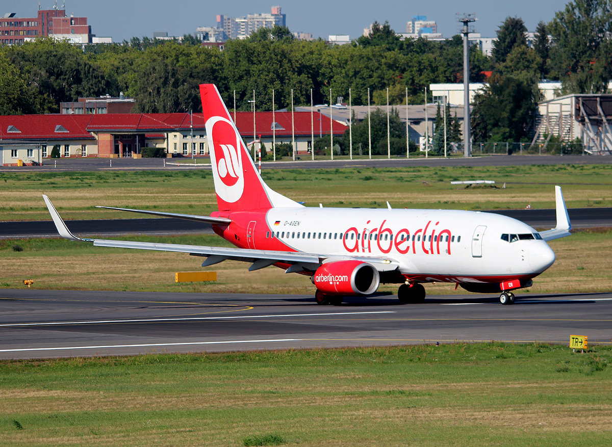 Air Berlin B 737-75B D-AGEN bei der Ankunft in Berlin-Tegel am 06.09.2013