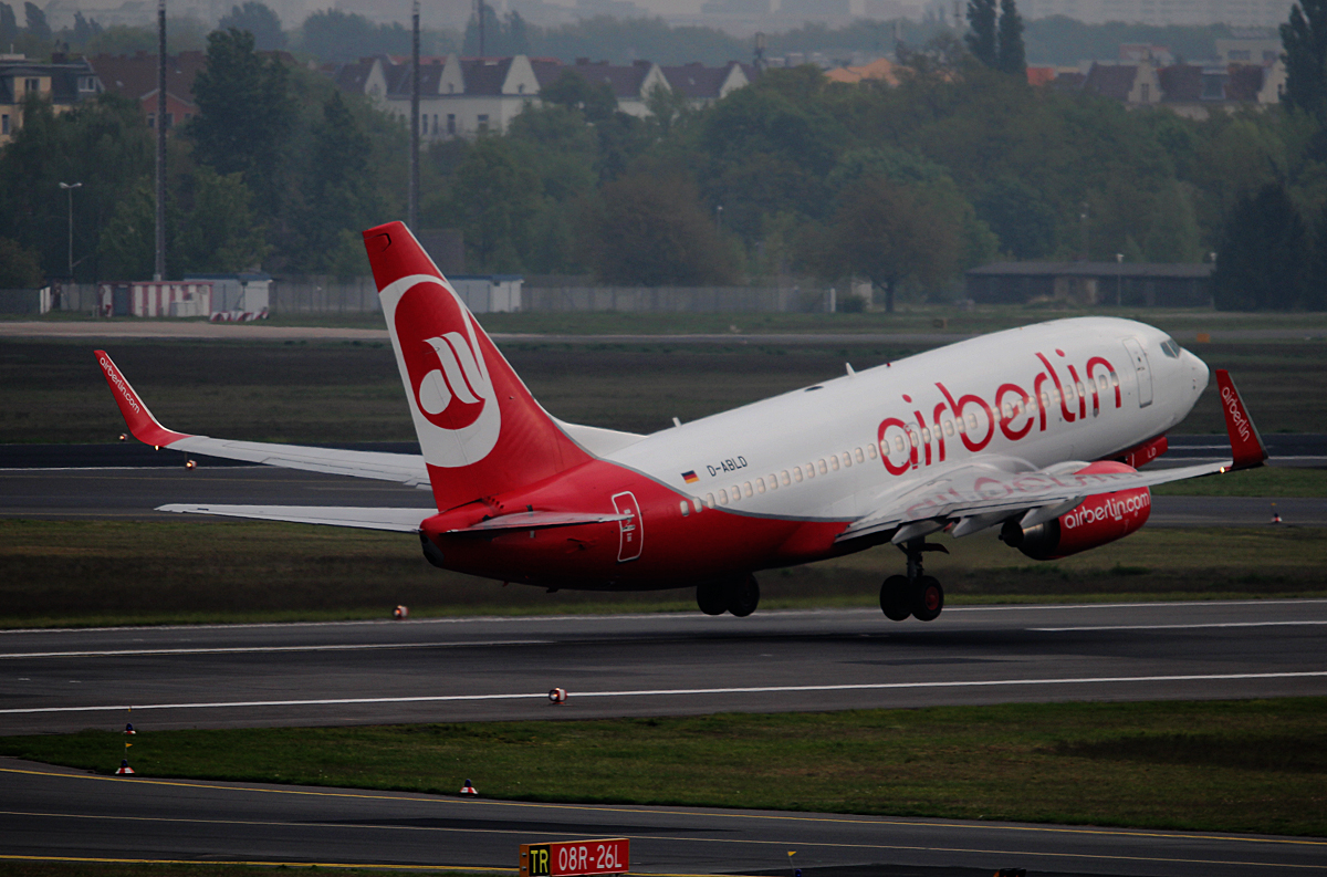 Air Berlin B 737-76J D-ABLD beim Start in Berlin-Tegel am 27.04.2014