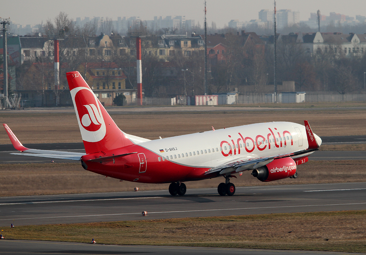 Air Berlin B 737-7K5 D-AHXJ beim Start in Berlin-Tegel am 14.04.2013