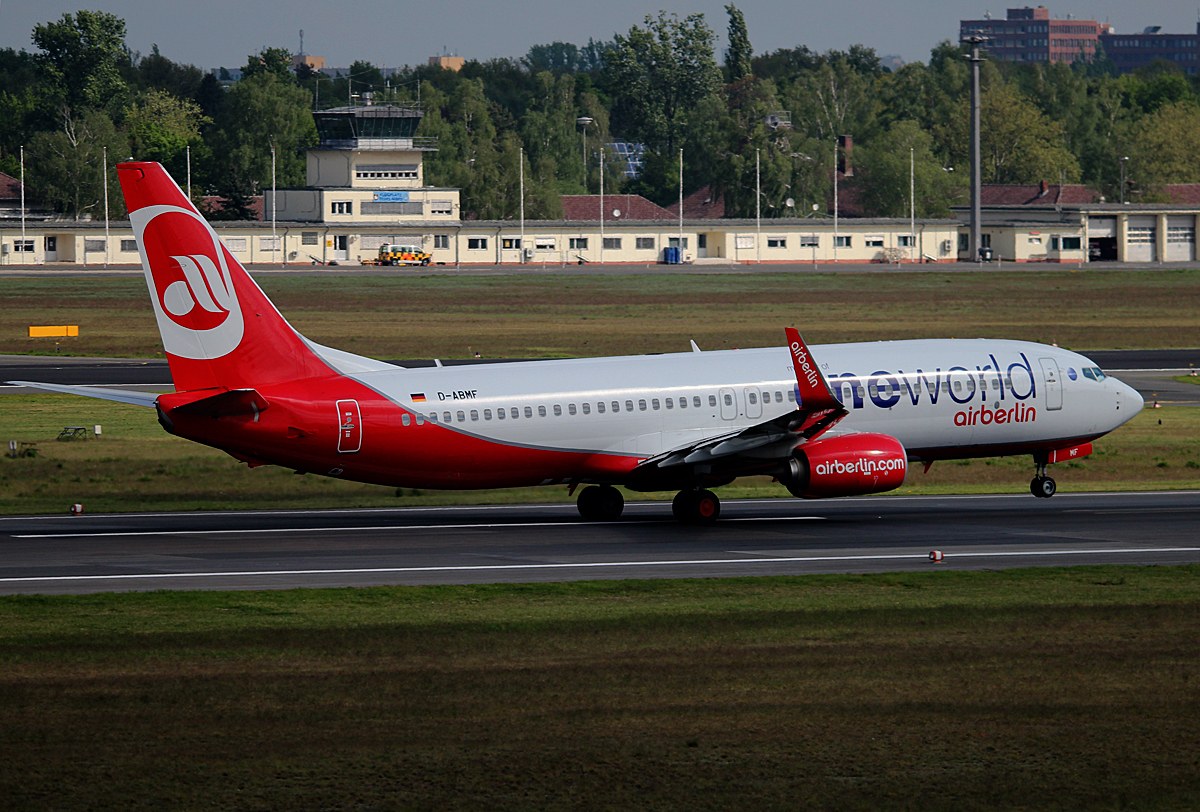 Air Berlin B 737-86J D-ABMF beim Start in Berlin-Tegel am 27.04.2014