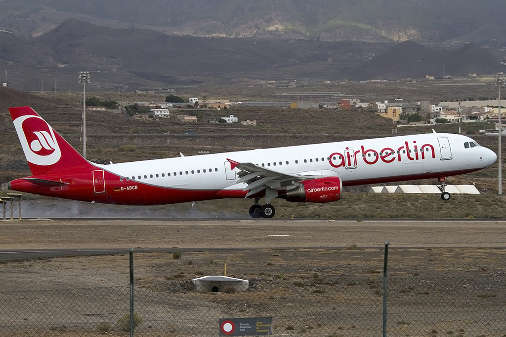 Air Berlin, D-ABCB, Airbus, A321-211, 21.11.2013, TFS, Teneriffa-Süd, Spain




