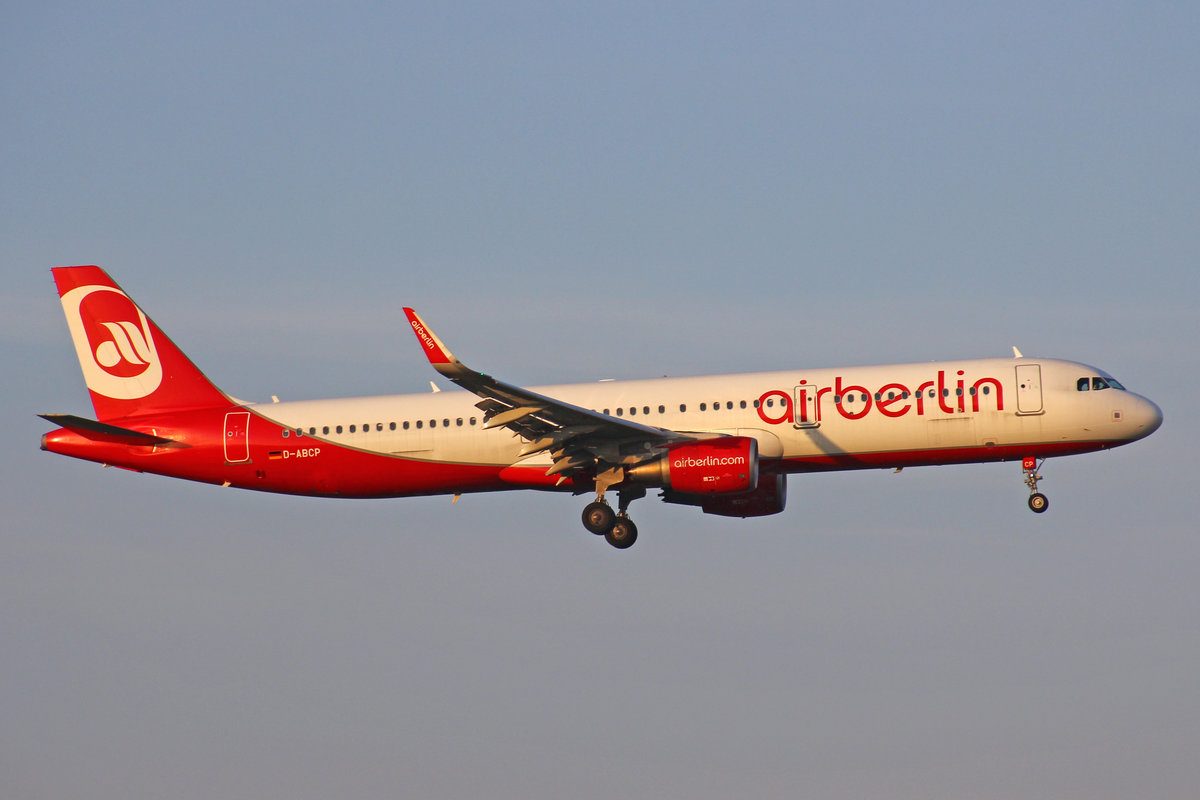 Air Berlin, D-ABCP, Airbus A321-211, 25.März 2017, ZRH Zürich, Switzerland.