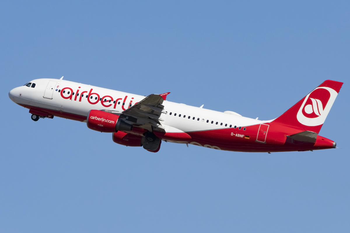 Air Berlin, D-ABNF, Airbus, A320-214, 24.04.2016, PMI, Palma de Mallorca, Spain 



