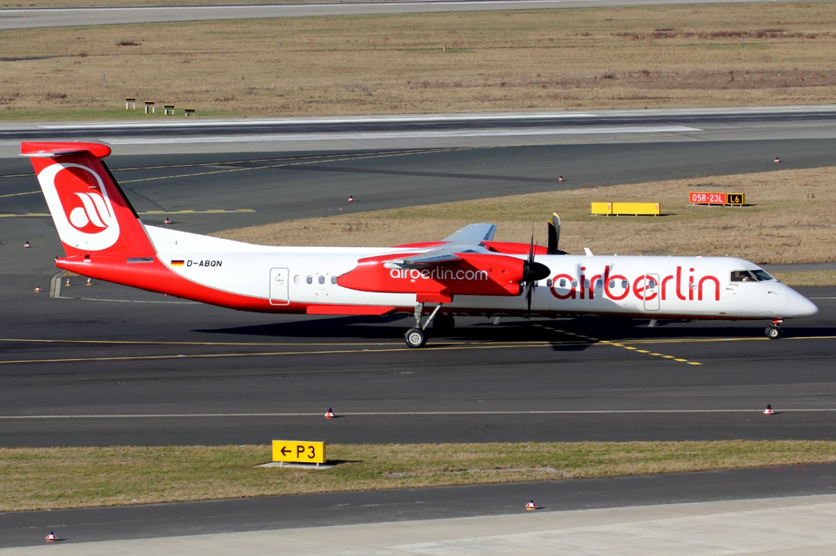 Air Berlin D-ABQN rollt zur Parkposition in Düsseldorf 14.2.2015