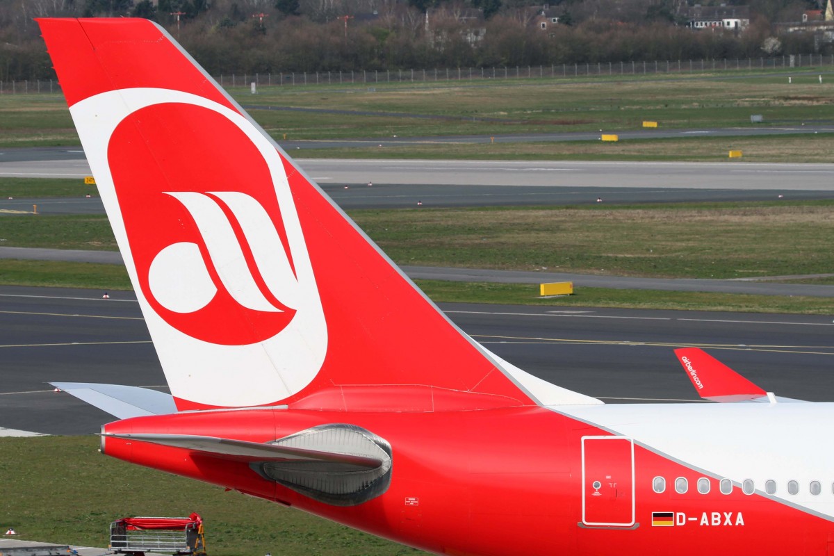 Air Berlin, D-ABXA, Airbus, A 330-223 (Seitenleitwerk/Tail ~ Oneworld-Lkrg.), 03.04.2015, DUS-EDDL, Düsseldorf, Germany