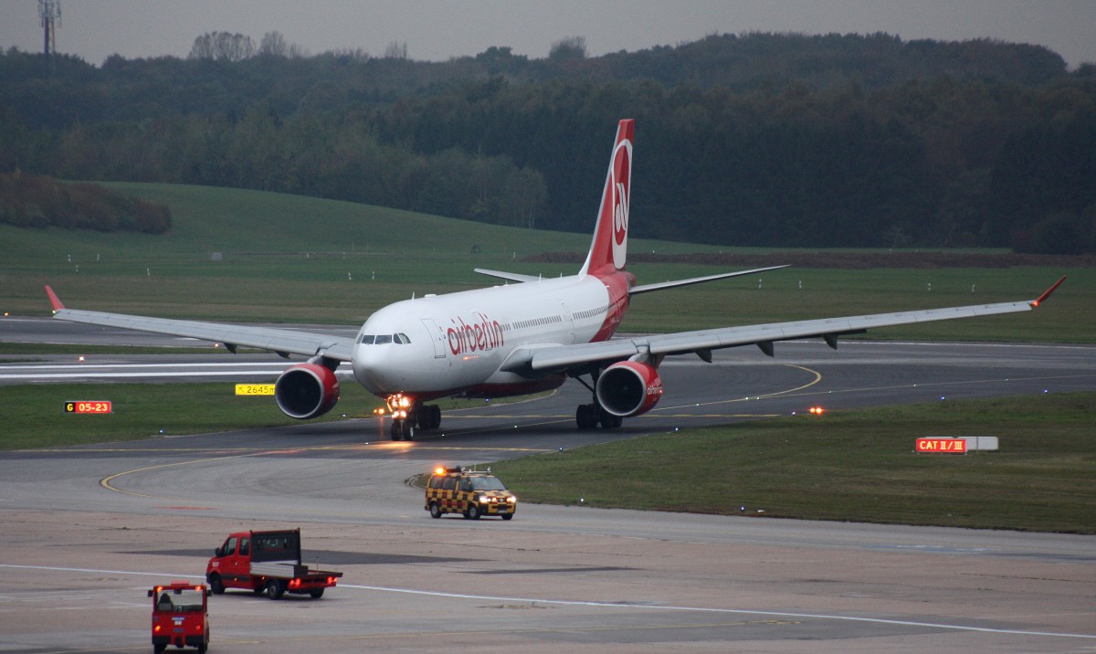 Air Berlin, D-ABXD,(c/n 822),Airbus A 330-223, 16.10.2014, HAM-EDDH, Hamburg, Germany 