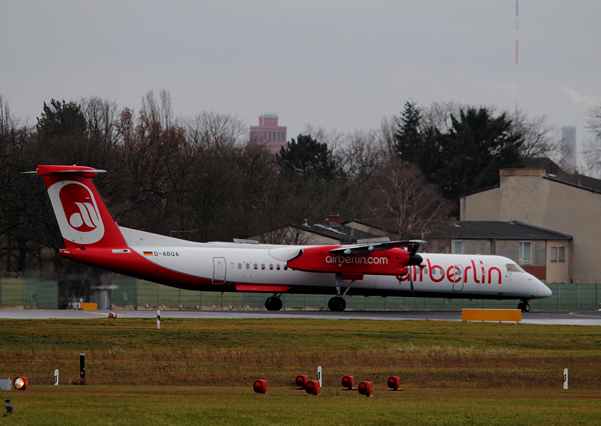 Air Berlin DHC-8-402Q D-ABQA kurz vor dem Start in Berlin-Tegel am 09.02.2015