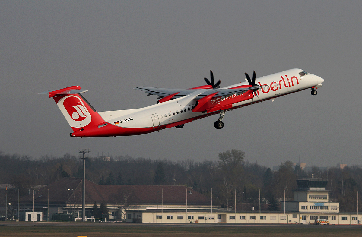 Air Berlin DHC-8-402Q D-ABQE beim Start in Berlin-Tegel am 29.03.2014