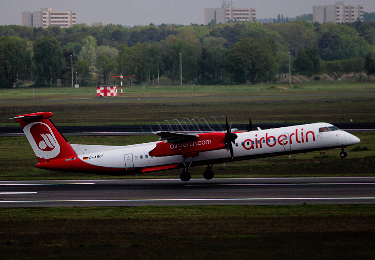 Air Berlin DHC-8-402Q D-ABQF beim Start in Berlin-Tegel am 27.04.2014
